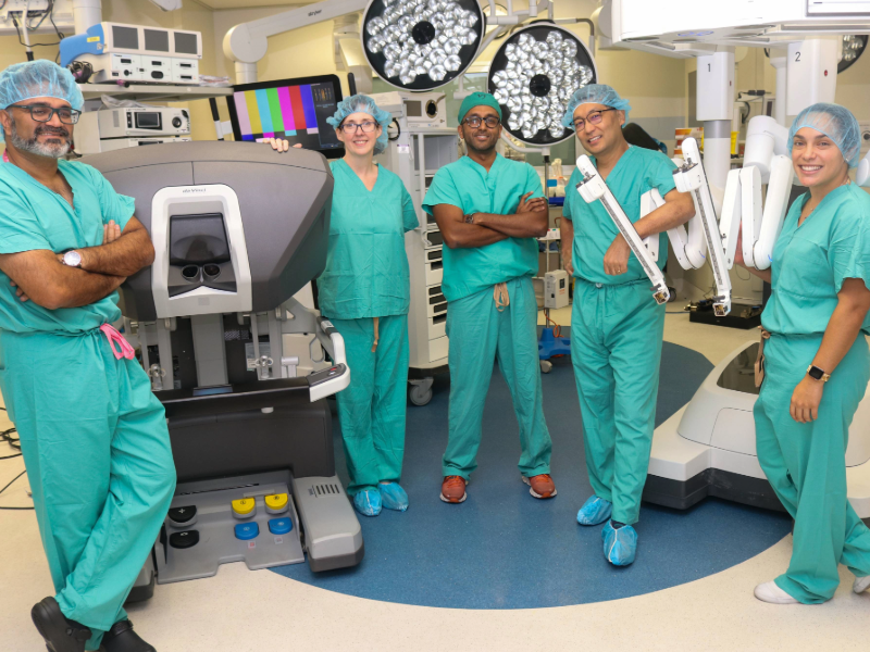 This is a photo of the Tulane Transplant Team in a surgical suite