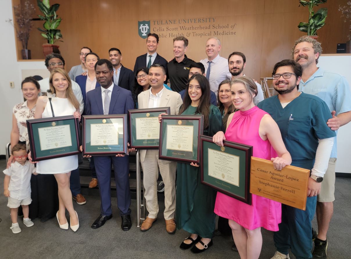 a group of Pulmonary students stand with their certificates