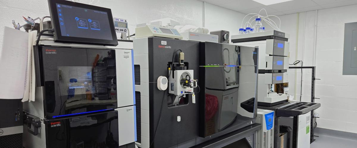 a picture of laboratory equipment