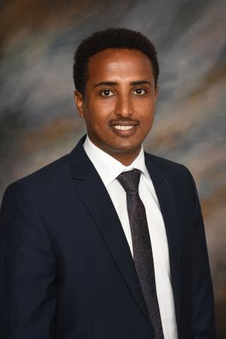 Headshot-Picture Yonatan Tamene