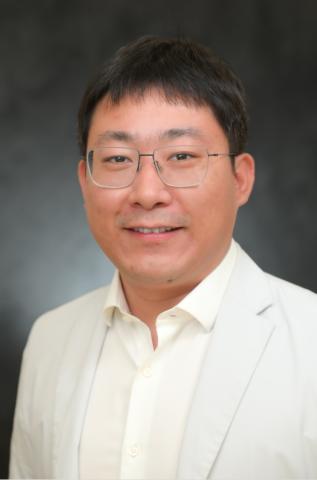 Headshot-Zhen Huang
