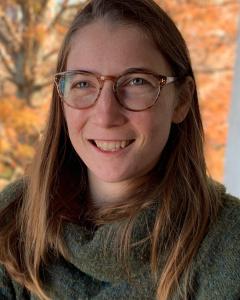 Laura Perry Headshot