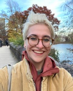 Lorna Krabill Headshot