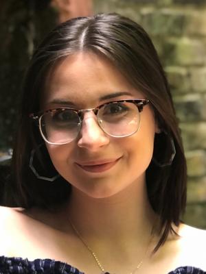 Genevieve Breckoff Headshot